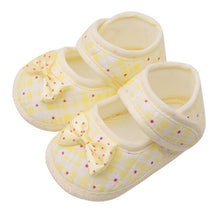 Load image into Gallery viewer, Baby Shoes I Love PaPa&amp;MaMa Letter Printed Soft Bottom Footwear Heart-shaped 0-18M Newborn First walker