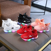 Load image into Gallery viewer, New Children Luminous Shoes Boys Girls Sport Running Shoes Baby Flashing Lights Fashion Sneakers Toddler Little Kid LED Sneakers