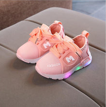 Load image into Gallery viewer, New Children Luminous Shoes Boys Girls Sport Running Shoes Baby Flashing Lights Fashion Sneakers Toddler Little Kid LED Sneakers