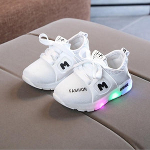 New Children Luminous Shoes Boys Girls Sport Running Shoes Baby Flashing Lights Fashion Sneakers Toddler Little Kid LED Sneakers