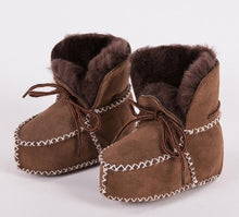 Load image into Gallery viewer, New Keep warm winter Genuine Leather Wool fur baby boy boots toddler girls soft Moccasins shoes with plush Sheepskin booties